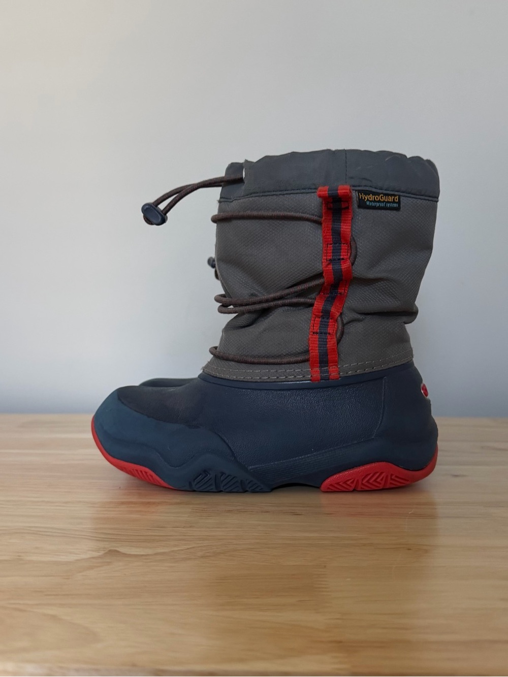 CROCS Kids Waterproof Snow Boot in Gray, Blue, and Red Size 11